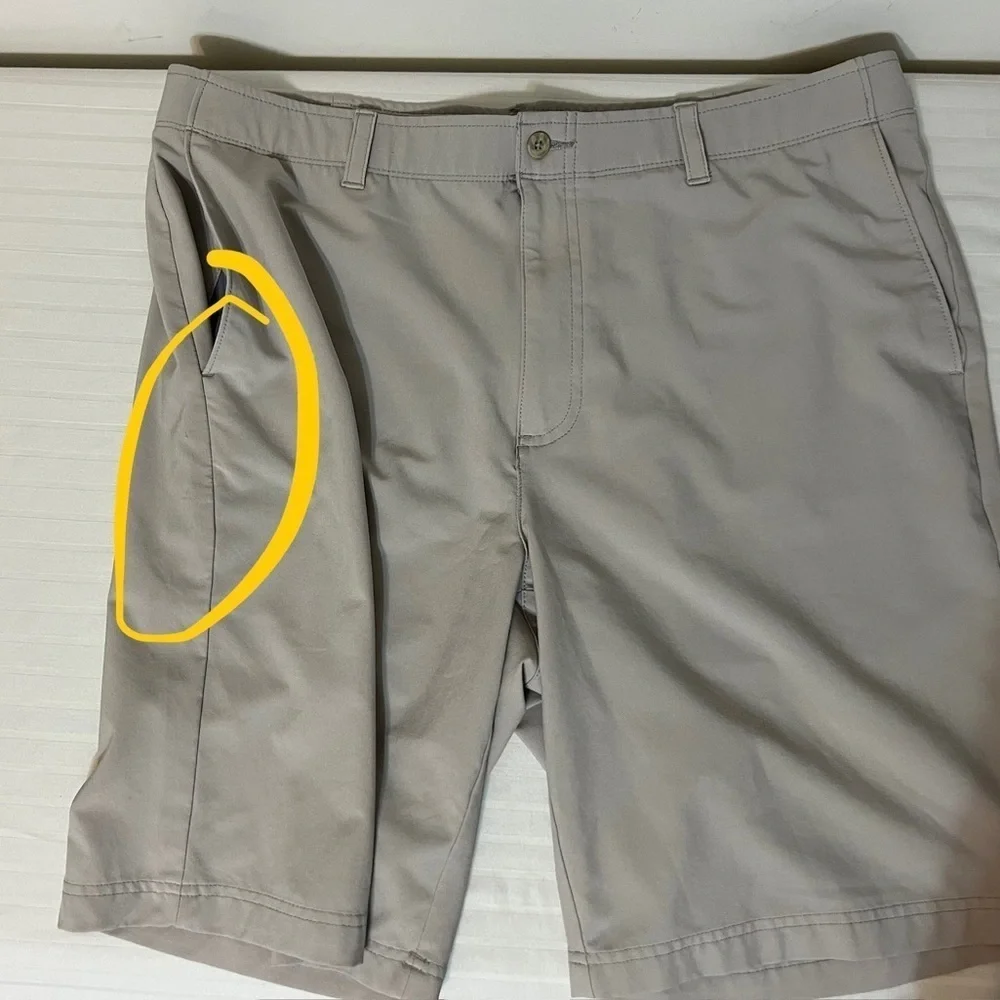 Grand Slam Performance Golf Shorts. Khaki  Size 38  J1